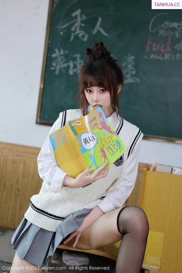   [XiuRen]高清写真图 2023.11.24 No.7712 白笑笑 黑丝美腿第21张图片